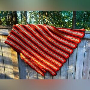 Agnes makes an awsome, VINTAGE, hand made blanket!!